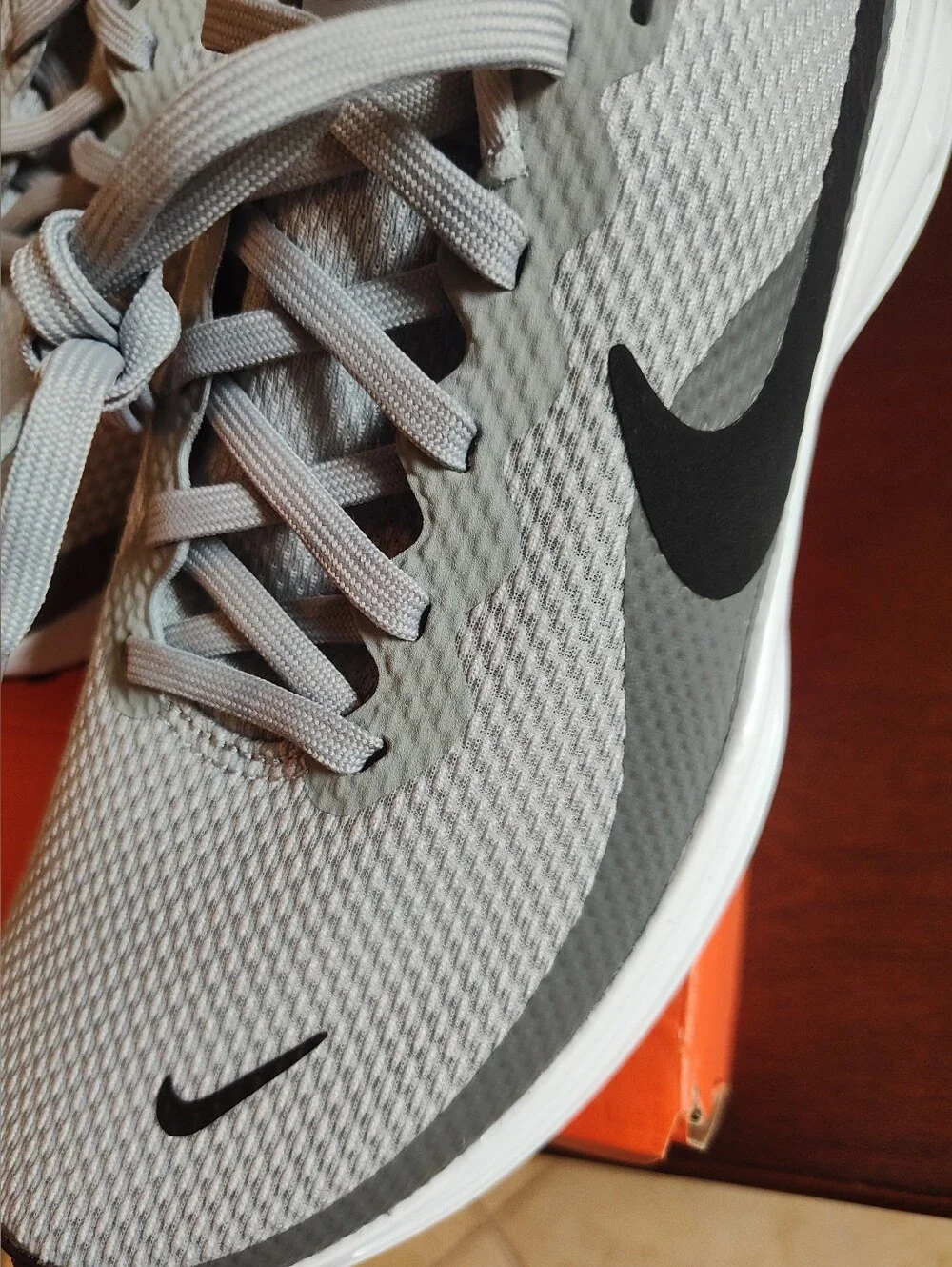 Nike Men's Revolution 8 Road Running Shoes, Light Smoke Grey/Black Size 8.5